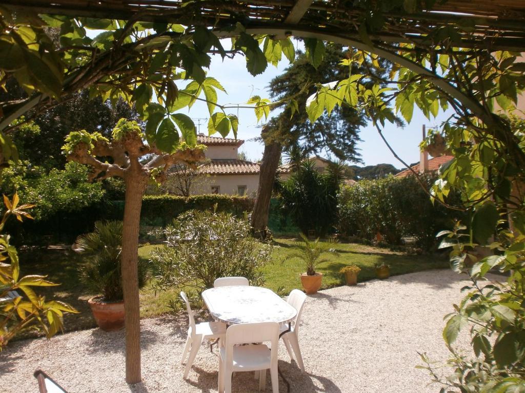 Hotel Du Parc Six-Fours-les-Plages Exteriör bild